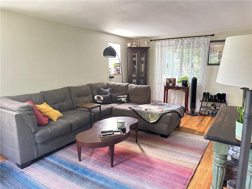 453 Greenlee Road Pittsburgh, PA 15227 - Photo 2 of 11