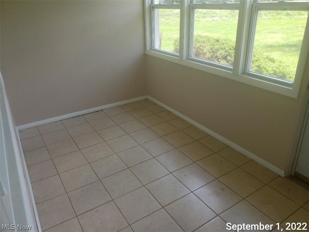 2035 Krumroy Road Akron, OH 44312 - Photo 13 of 16