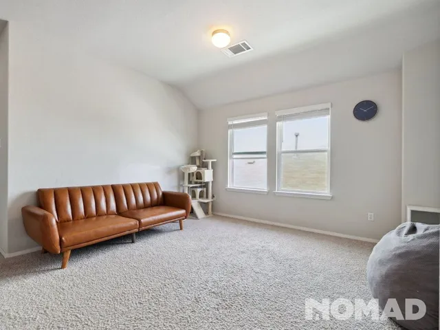 $2,300 | 101 Crescent Street, Georgetown, TX 78626