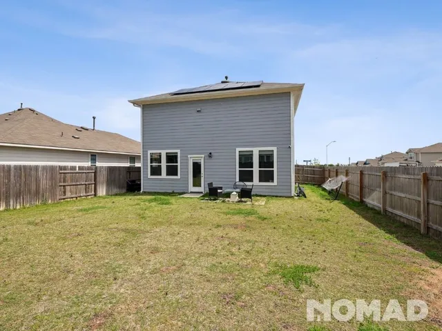 $2,300 | 101 Crescent Street, Georgetown, TX 78626