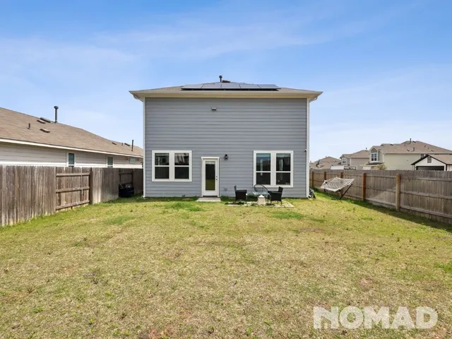 $2,300 | 101 Crescent Street, Georgetown, TX 78626