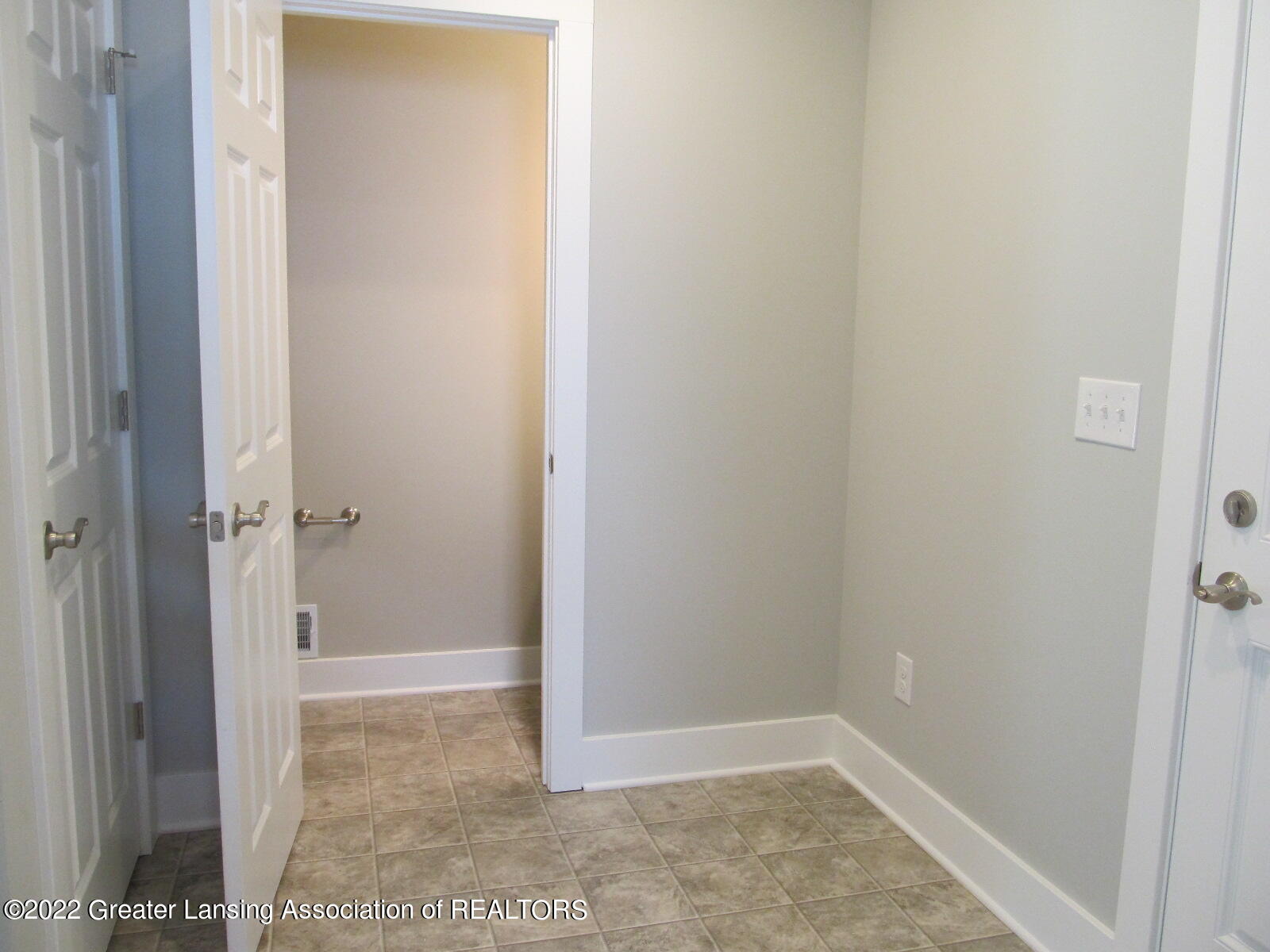 2664 Potter Road Leslie, MI 49251 - Photo 15 of 53 IMG_8112