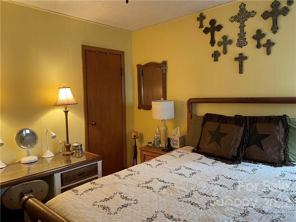 75 Tom Sparks Road Spruce Pine, NC 28777 - Photo 12 of 27 Gallery Image 12