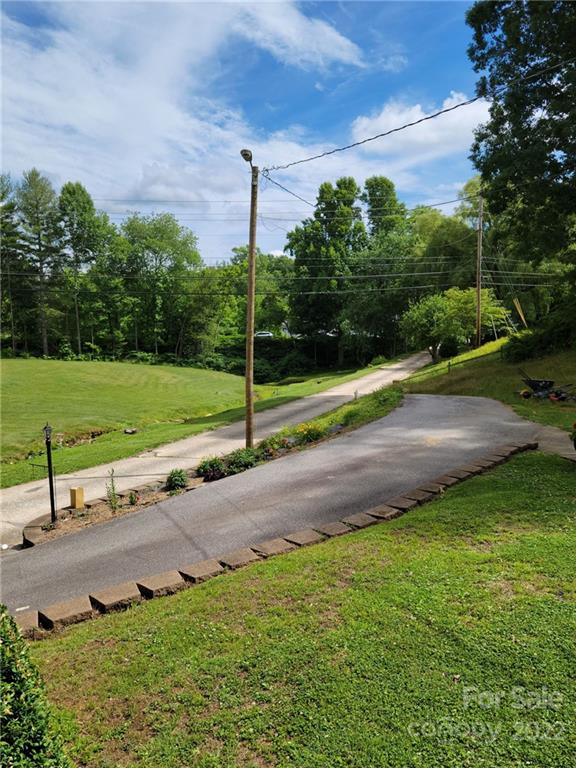 75 Tom Sparks Road Spruce Pine, NC 28777 - Photo 3 of 27 Gallery Image 3