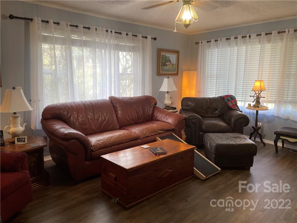 75 Tom Sparks Road Spruce Pine, NC 28777 - Photo 4 of 27 Gallery Image 4