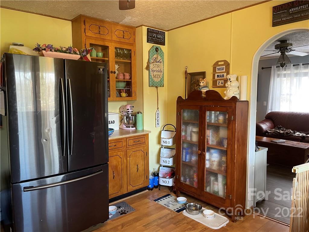 75 Tom Sparks Road Spruce Pine, NC 28777 - Photo 7 of 27 Gallery Image 7