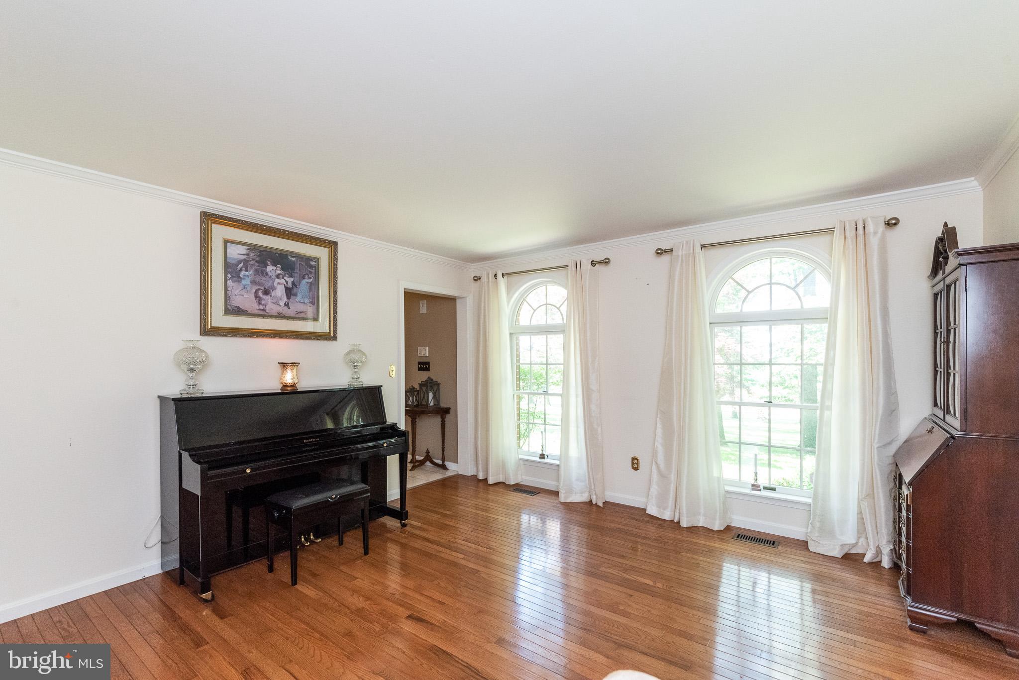 4115 Houcks Road Monkton, MD 21111 - Photo 9 of 58 Living Room