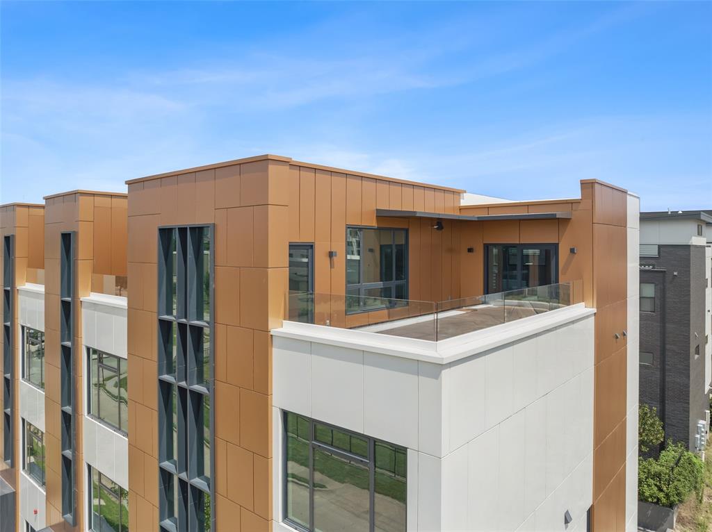 1874 Beaumont Street Dallas, TX 75215 - Photo 35 of 38 a blue house with a outdoor space