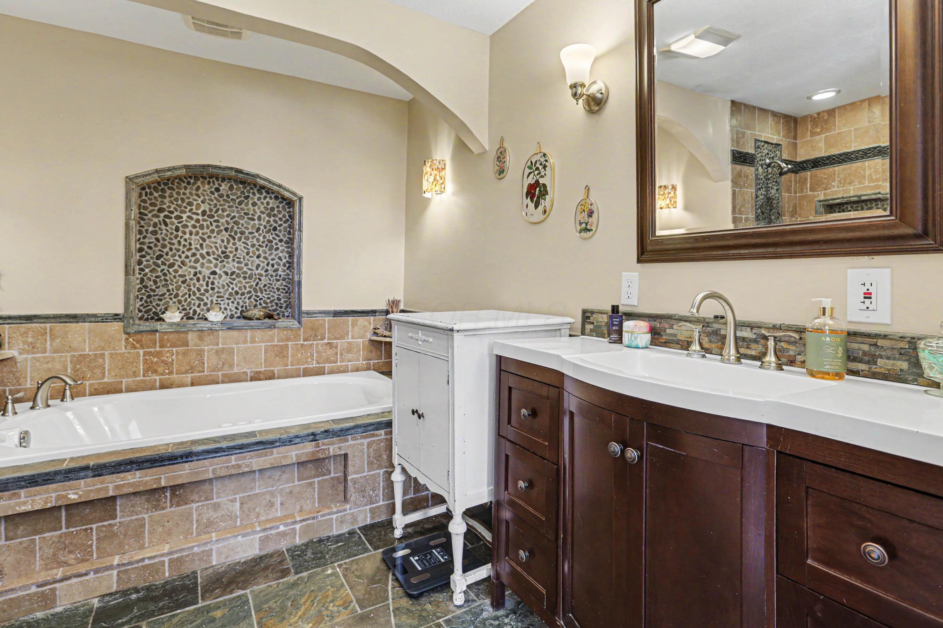 4353 Hoover Road Grove City, OH 43123 - Photo 16 of 34
