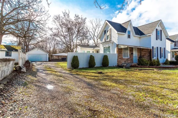 $239,900 | 825 North Main Street, Lapeer, MI 48446