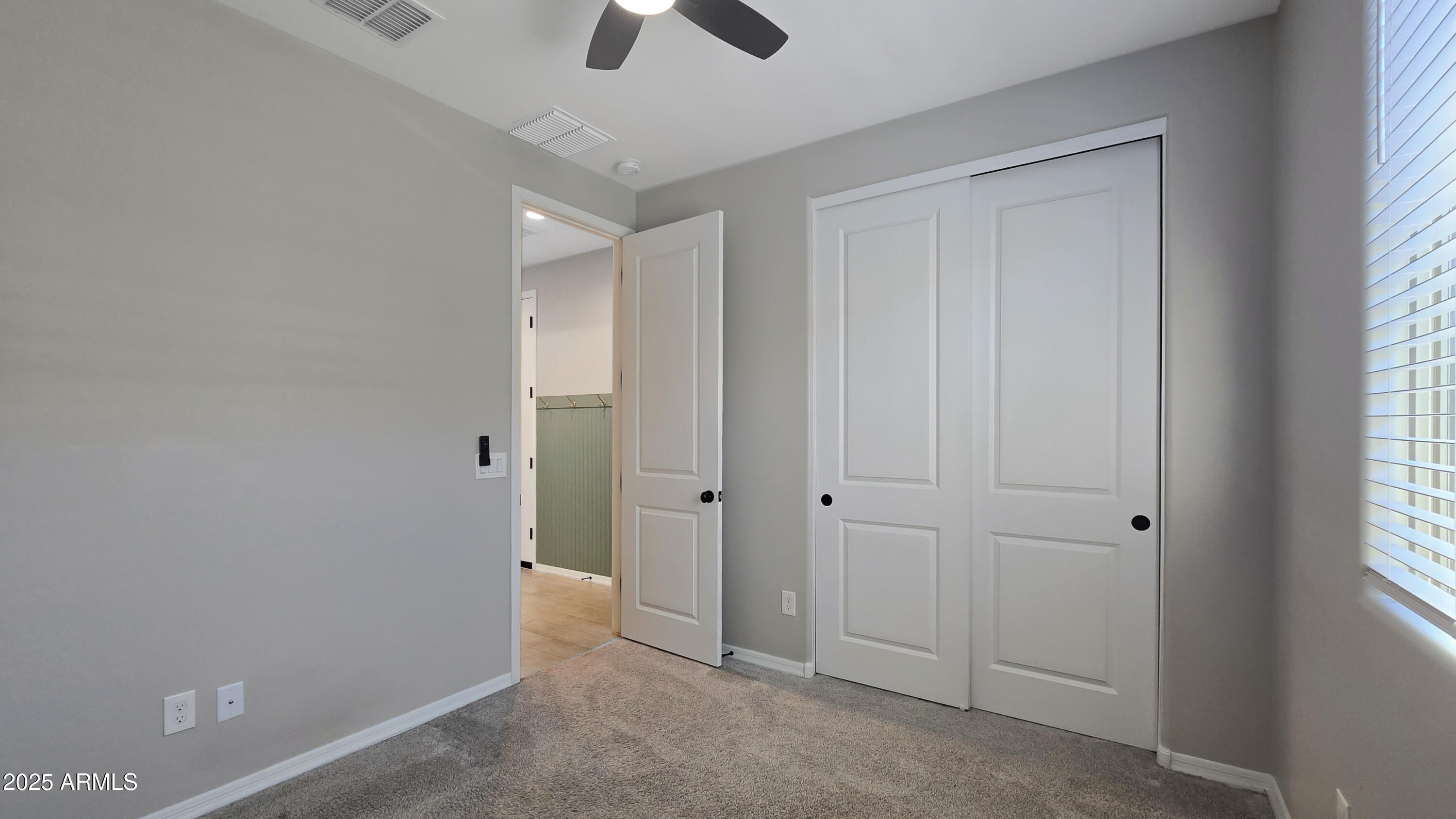 18418 West Sunbelt Drive Surprise, AZ 85374 - Photo 12 of 29 20251217_132304