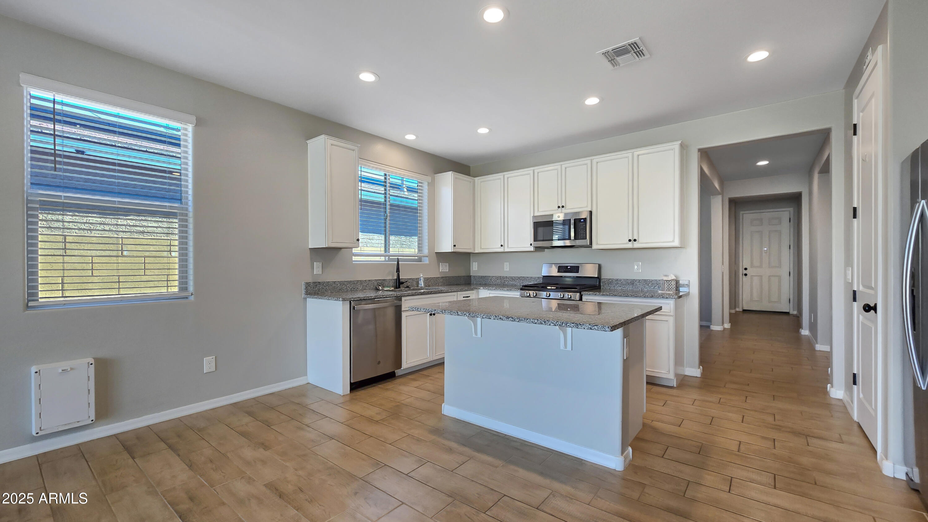 18418 West Sunbelt Drive Surprise, AZ 85374 - Photo 14 of 29 20251217_132435