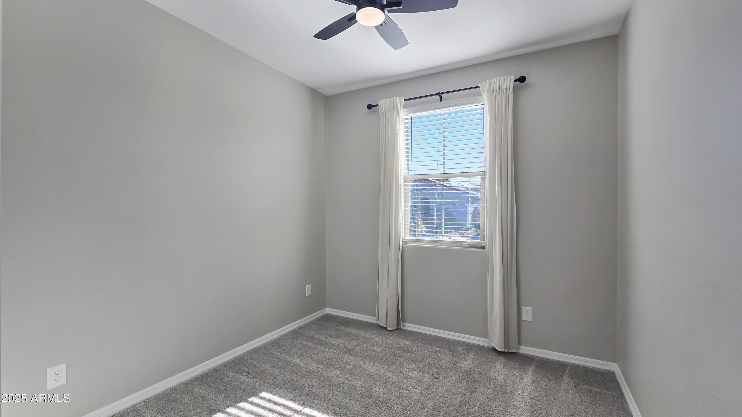 18418 West Sunbelt Drive Surprise, AZ 85374 - Photo 4 of 29 20251217_131959