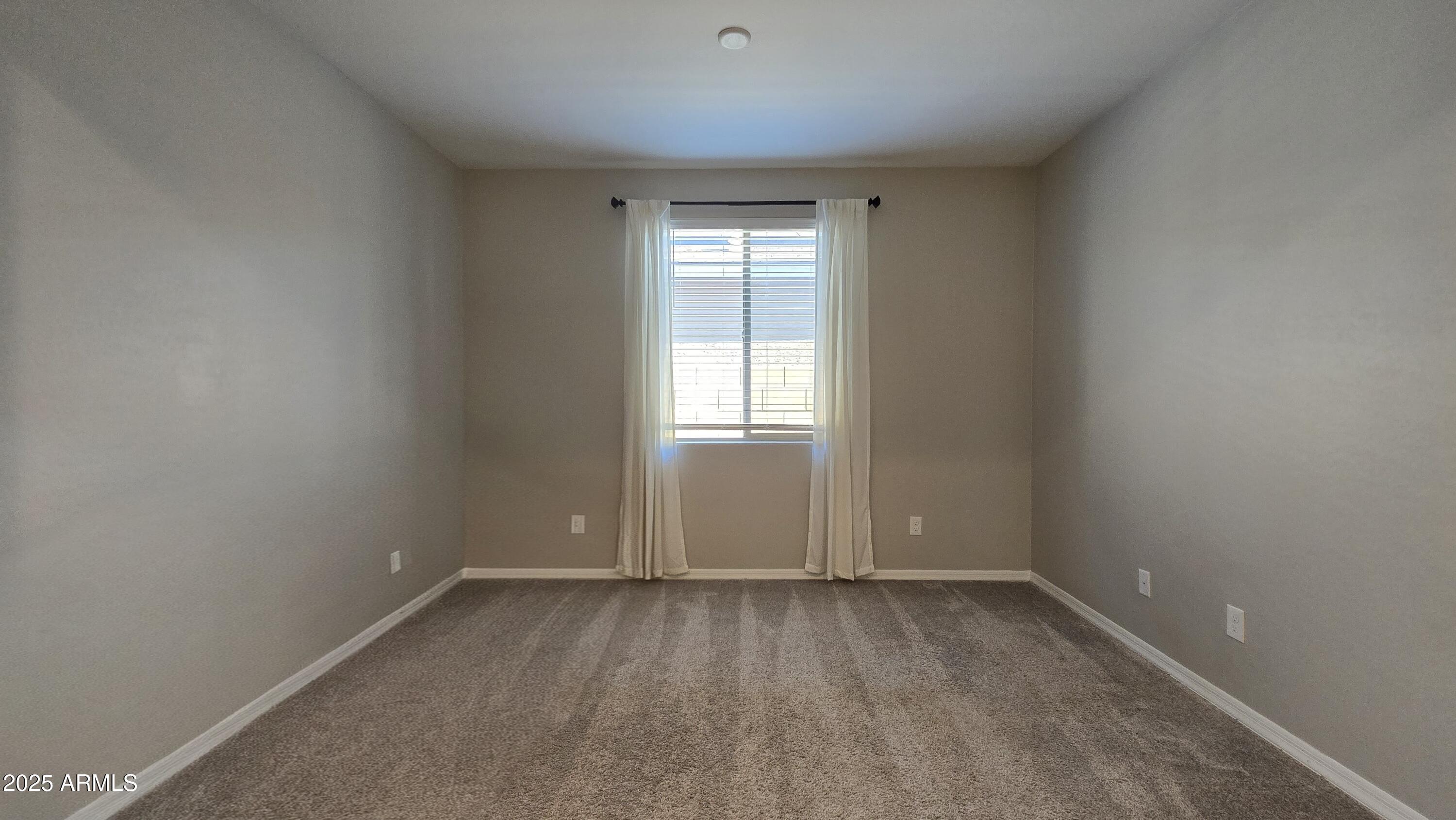 18418 West Sunbelt Drive Surprise, AZ 85374 - Photo 9 of 29 20251217_132205~2