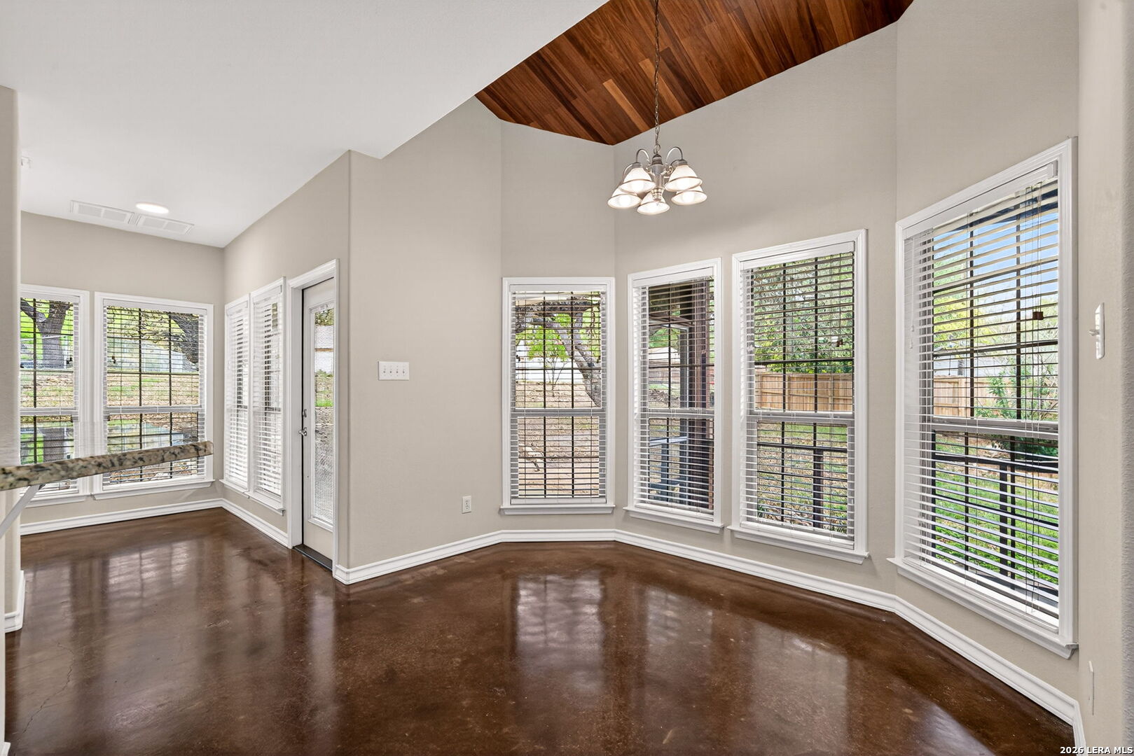 116 Stonegate South Boerne, TX 78006 - Photo 13 of 35