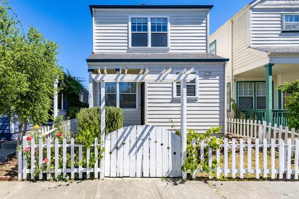 $525,000 | 1440 Tammy Way, Santa Rosa, CA 95401