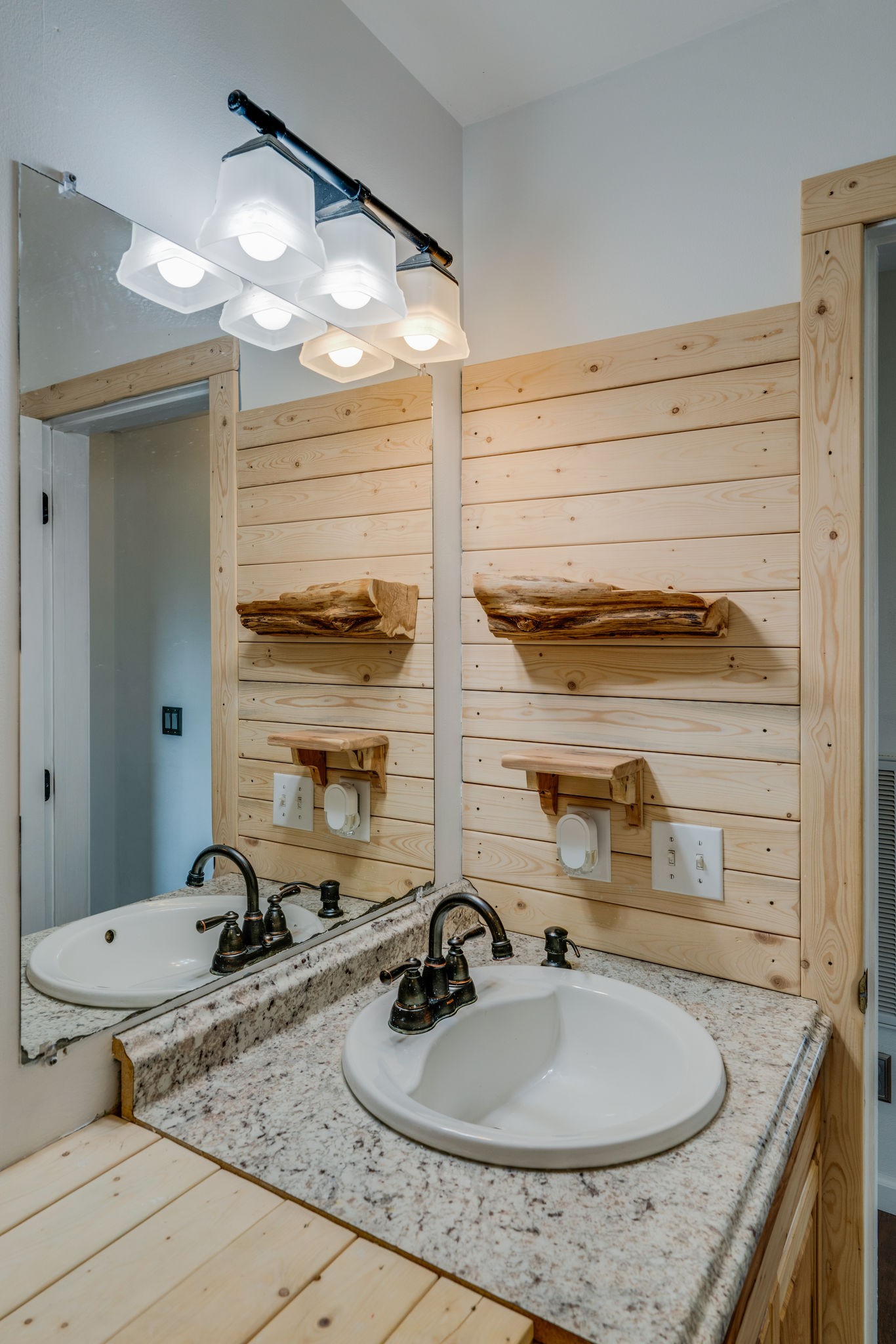 4614 Woodrow Wilson Road Springfield, TN 37172 - Photo 18 of 29 a bathroom with a sink and a mirror