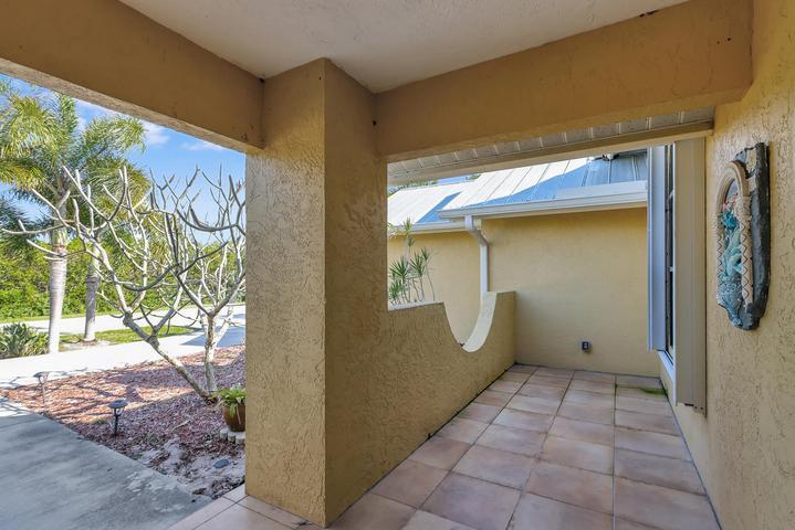 137 Queens Road Fort Pierce, FL 34949 - Photo 7 of 43 7