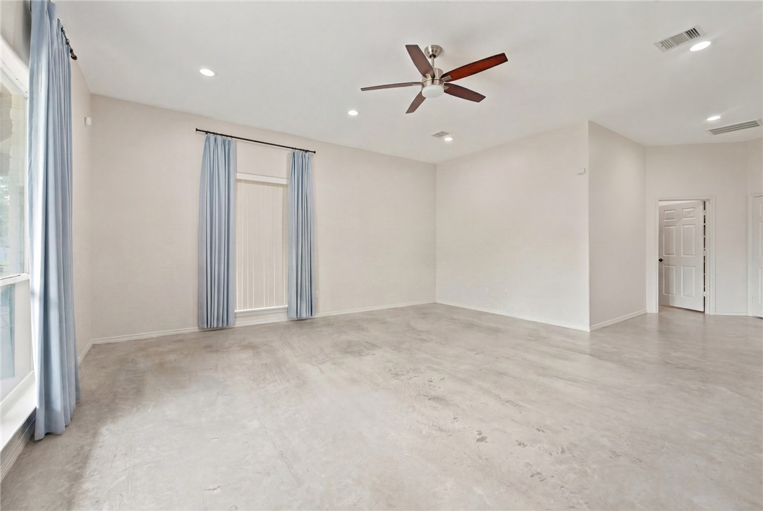 39595 Bosque Road Hempstead, TX 77445 - Photo 14 of 32
