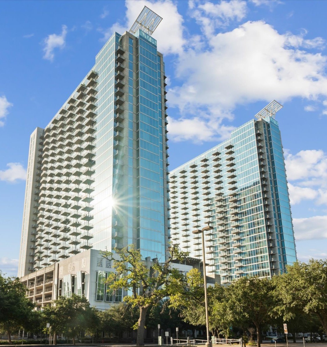 5925 Almeda Road, Unit 11306 Houston, TX 77004 - Photo 1 of 32 a front view of a building