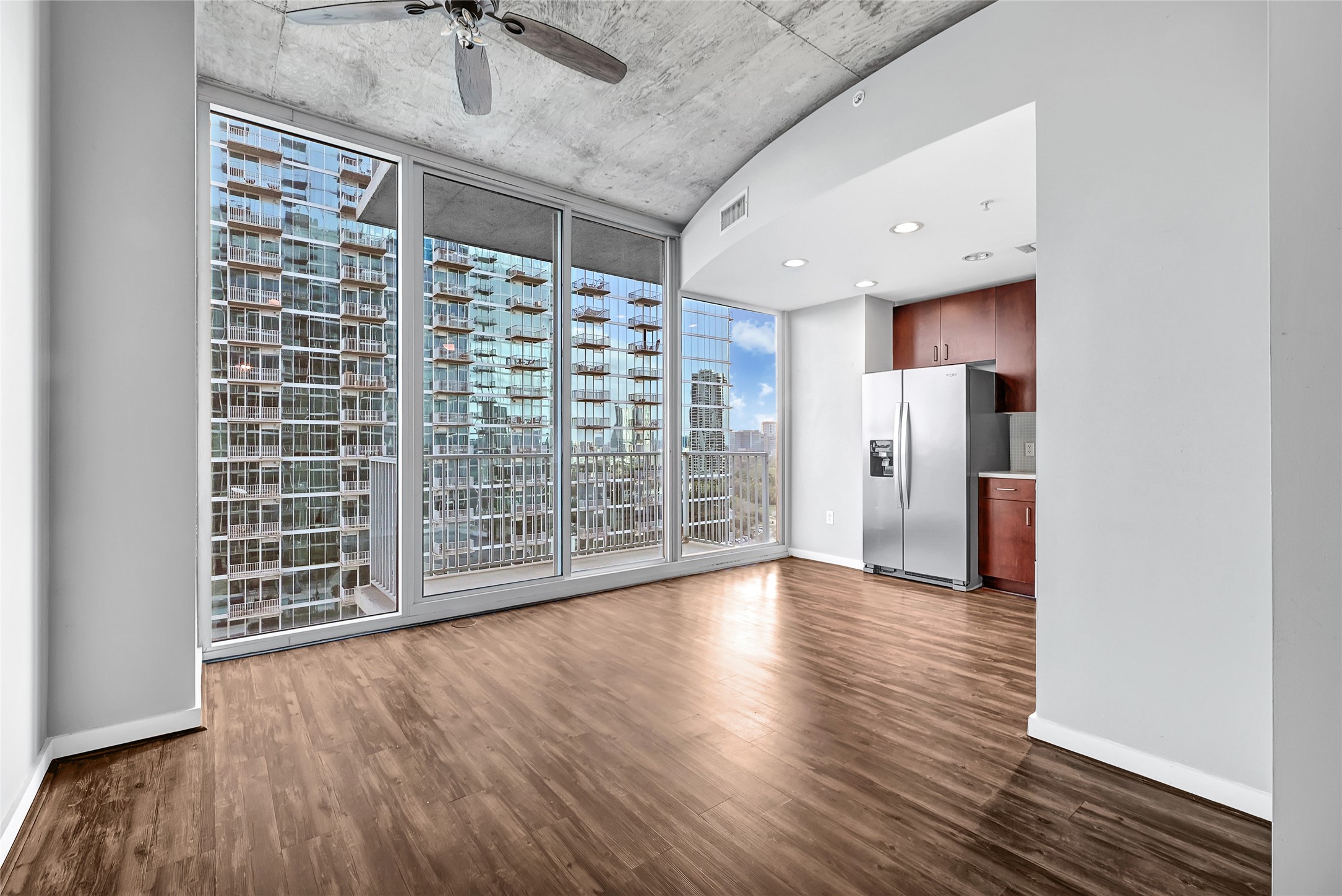 5925 Almeda Road, Unit 11306 Houston, TX 77004 - Photo 4 of 32 a view of livingroom with wooden floor