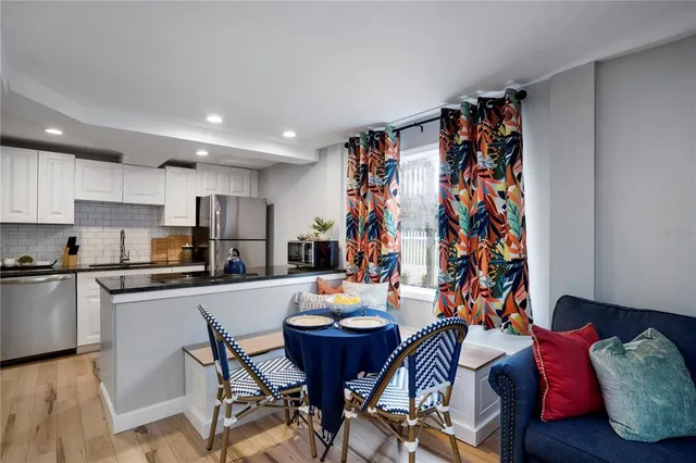 $5,000 | 4705 Hollingsworth Avenue, Unit LOWR, Sarasota, FL 34233