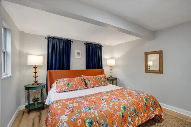 $5,000 | 4705 Hollingsworth Avenue, Unit LOWR, Sarasota, FL 34233