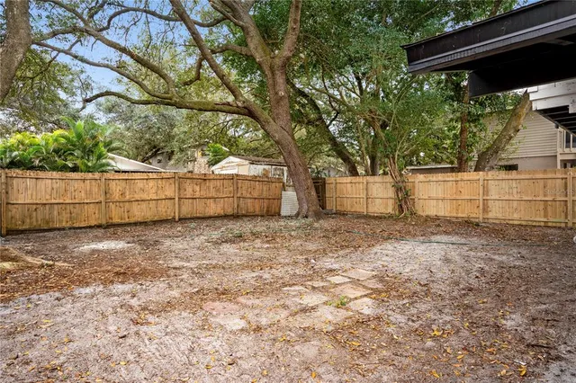 $5,000 | 4705 Hollingsworth Avenue, Unit LOWR, Sarasota, FL 34233