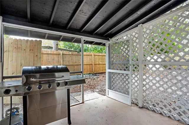 $5,000 | 4705 Hollingsworth Avenue, Unit LOWR, Sarasota, FL 34233