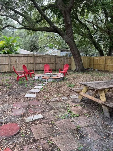 $5,000 | 4705 Hollingsworth Avenue, Unit LOWR, Sarasota, FL 34233