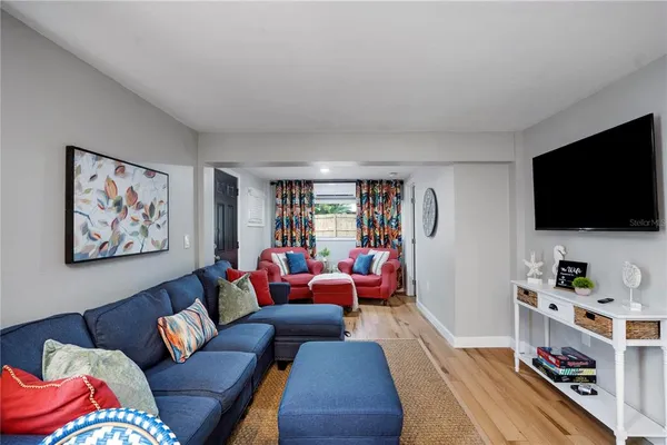 $5,000 | 4705 Hollingsworth Avenue, Unit LOWR, Sarasota, FL 34233