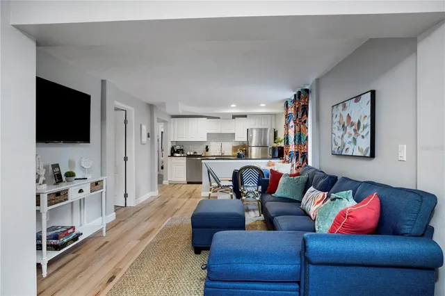 $5,000 | 4705 Hollingsworth Avenue, Unit LOWR, Sarasota, FL 34233