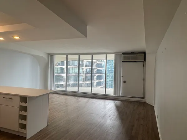 $2,100 | 300 North State Street, Unit 4725, Chicago, IL 60654