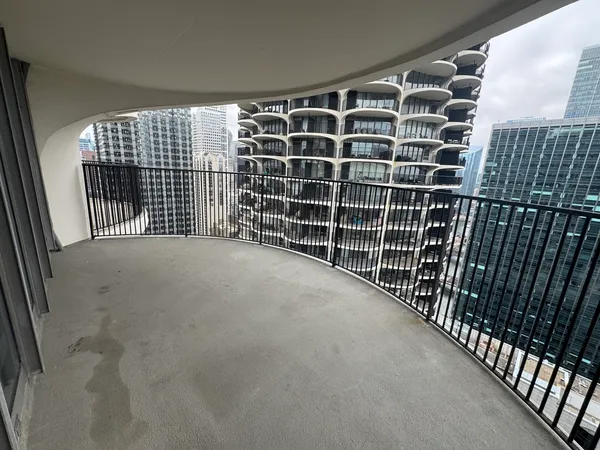 $2,100 | 300 North State Street, Unit 4725, Chicago, IL 60654