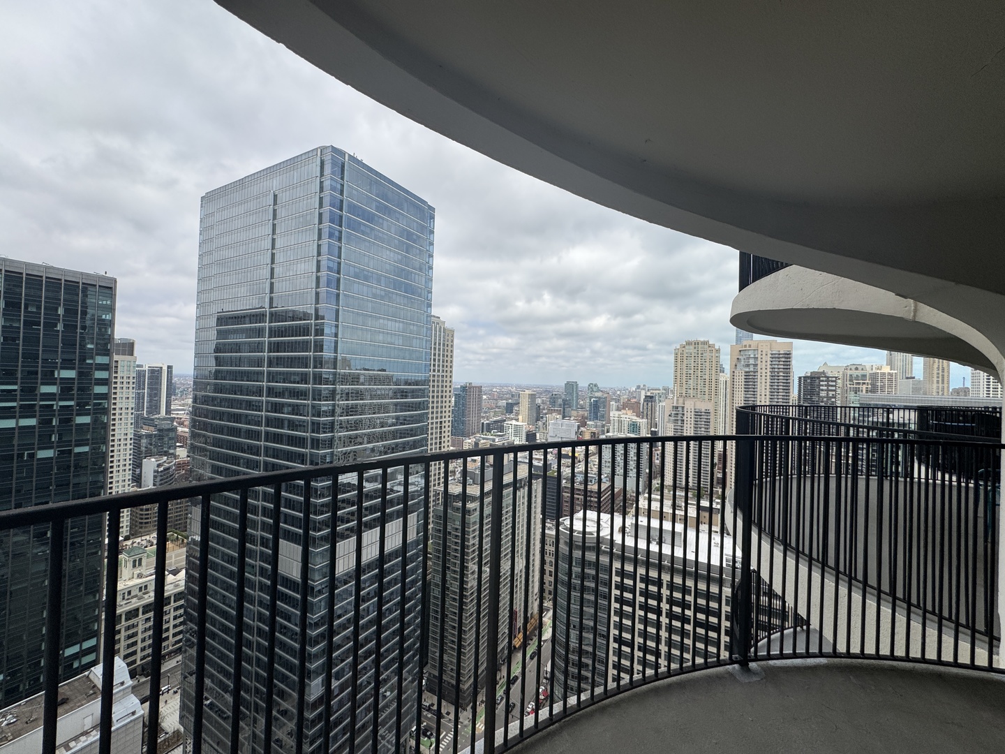 300 North State Street, Unit 4725 Chicago, IL 60654 - Photo 10 of 19 a view of city from balcony
