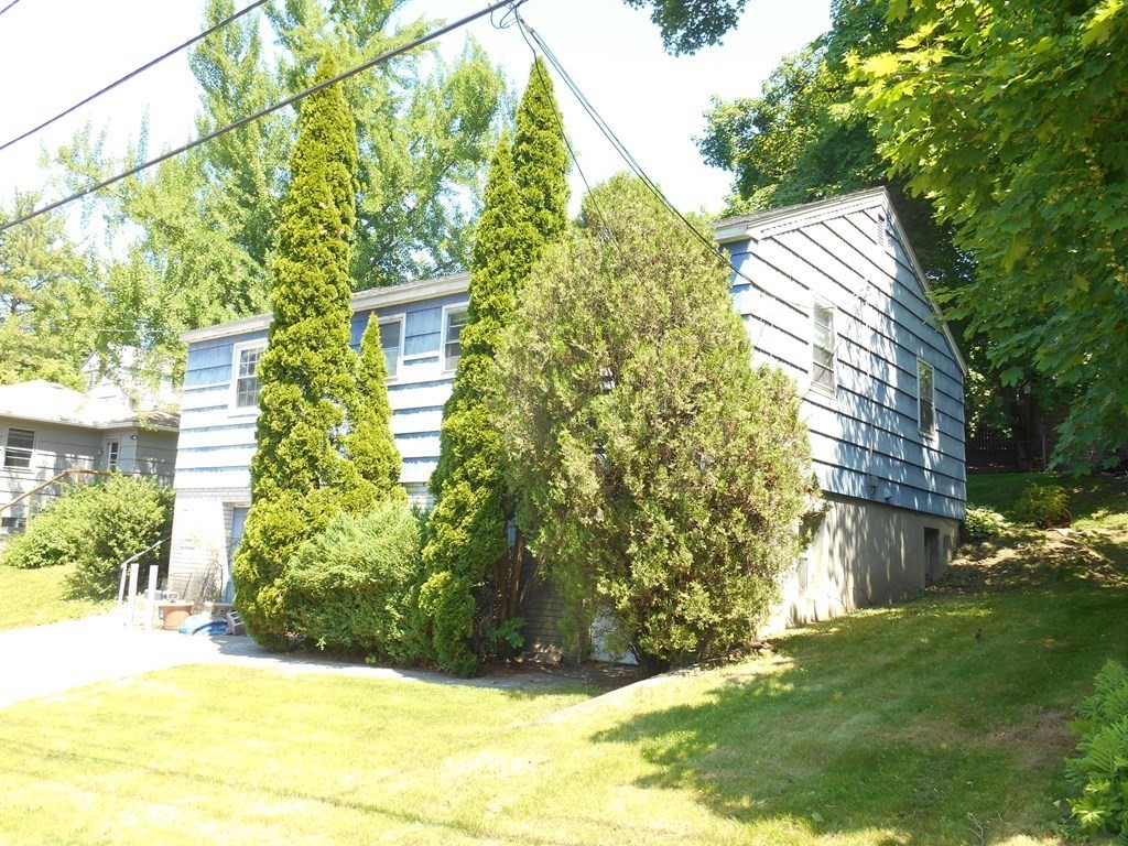 8 Proctor Street Worcester, MA 01606 - Photo 1 of 27 Gallery Image 1