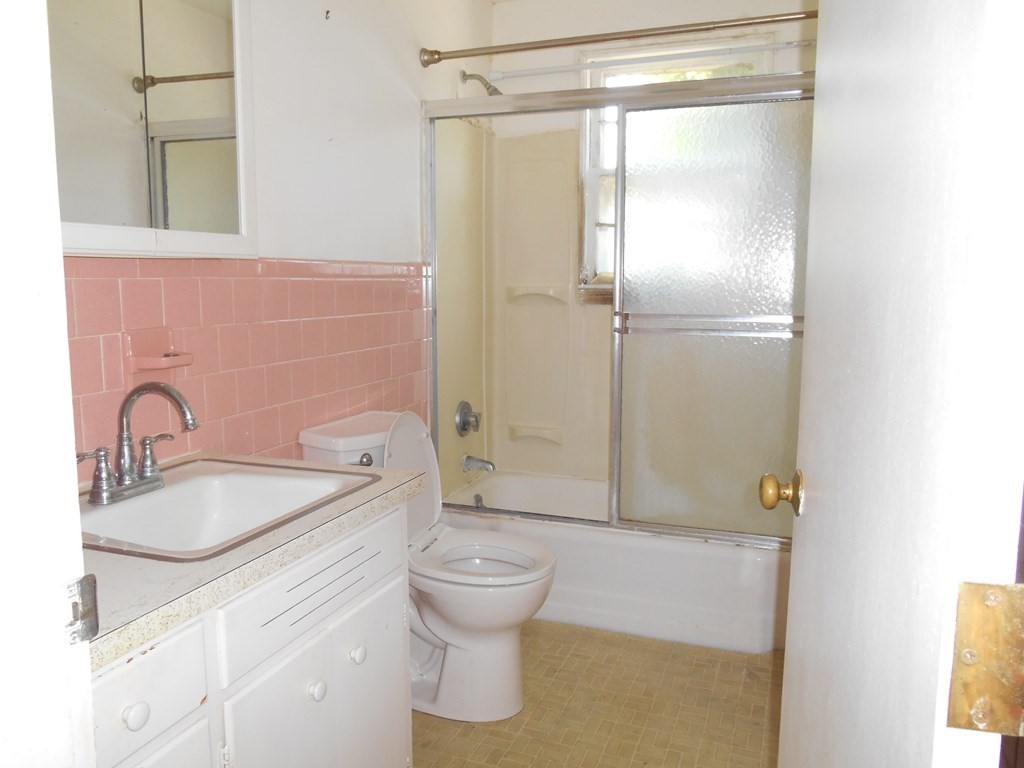8 Proctor Street Worcester, MA 01606 - Photo 16 of 27 Gallery Image 16