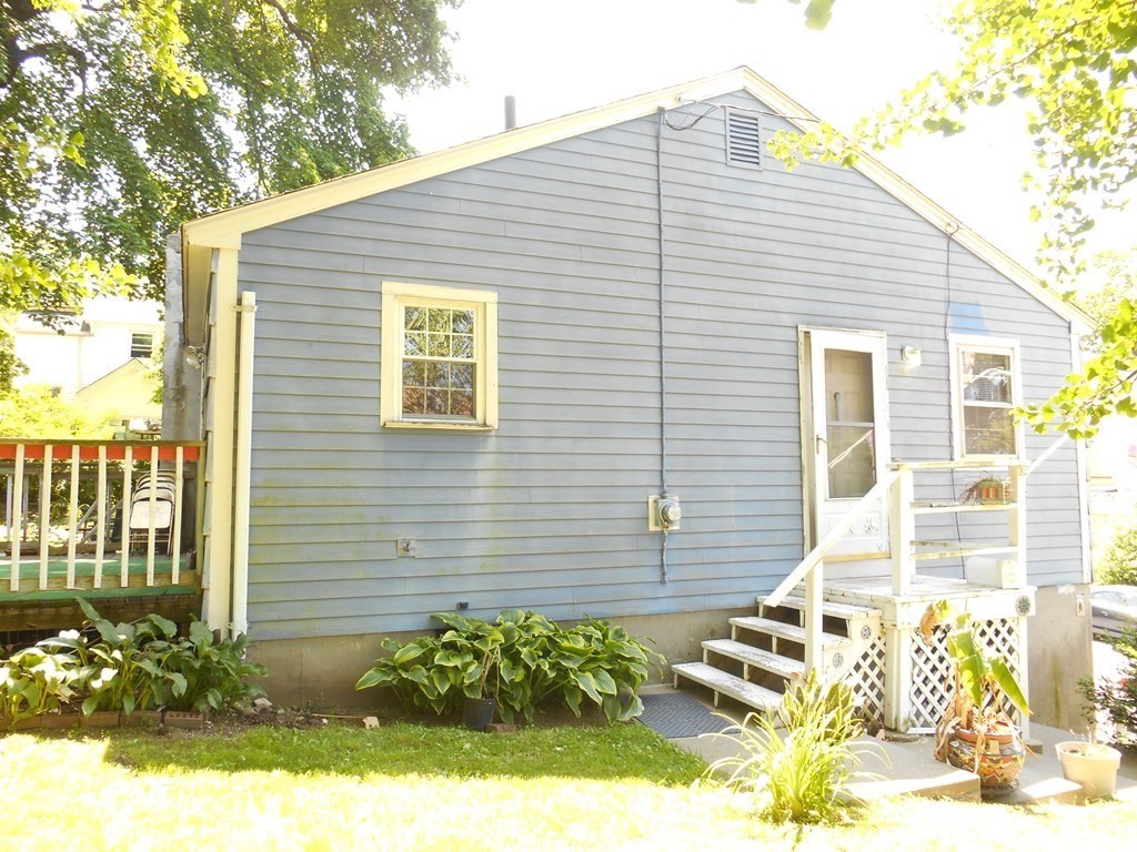 8 Proctor Street Worcester, MA 01606 - Photo 4 of 27 Gallery Image 4