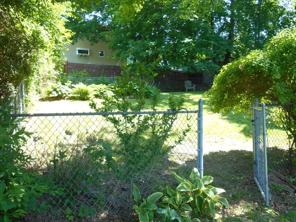 8 Proctor Street Worcester, MA 01606 - Photo 9 of 27 Gallery Image 9