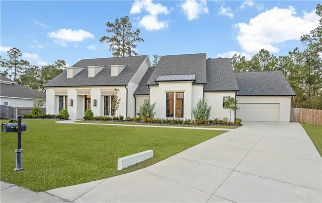 $999,000 | 407 Rue Charlotte, Covington, LA 70433