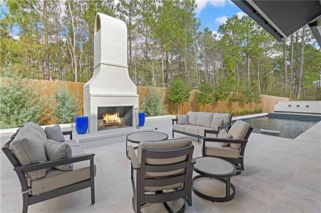 $999,000 | 407 Rue Charlotte, Covington, LA 70433