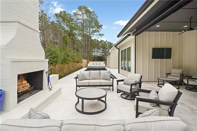 $999,000 | 407 Rue Charlotte, Covington, LA 70433