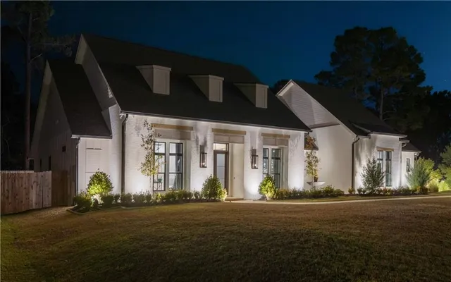 $999,000 | 407 Rue Charlotte, Covington, LA 70433
