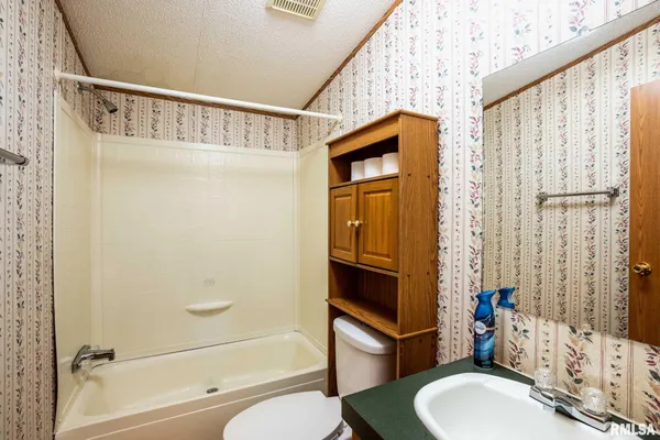 $130,000 | 5340 Highway 45, Harrisburg, IL 62946