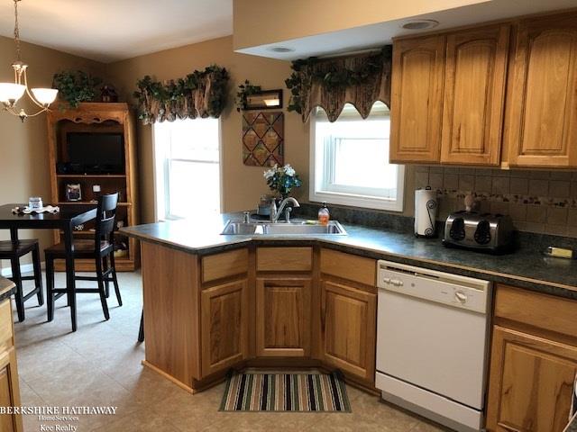 15580 Schultz Road Allenton, MI 48002 - Photo 16 of 49 Kitchen