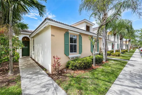 $305,000 | 990 Northeast 42nd Place, Homestead, FL 33033