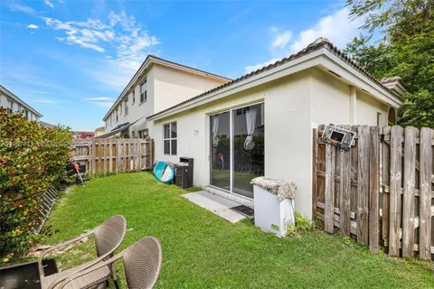 $305,000 | 990 Northeast 42nd Place, Homestead, FL 33033
