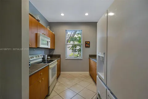 $305,000 | 990 Northeast 42nd Place, Homestead, FL 33033