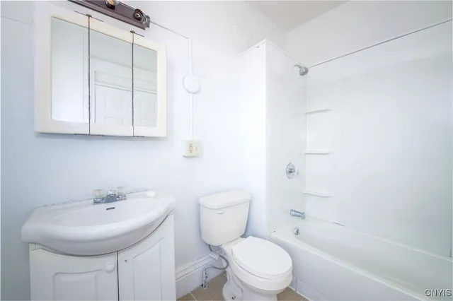 $1,600 | 50 East 4th Street, Oswego, NY 13126