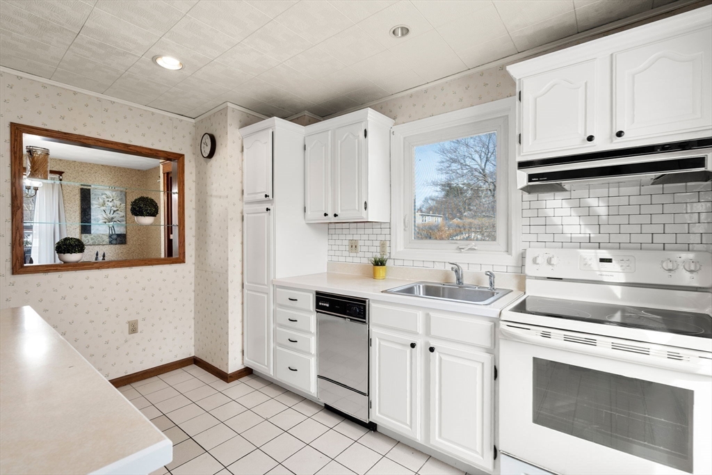 96 Spring Street Stoneham, MA 02180 - Photo 2 of 34 Gallery Image 2